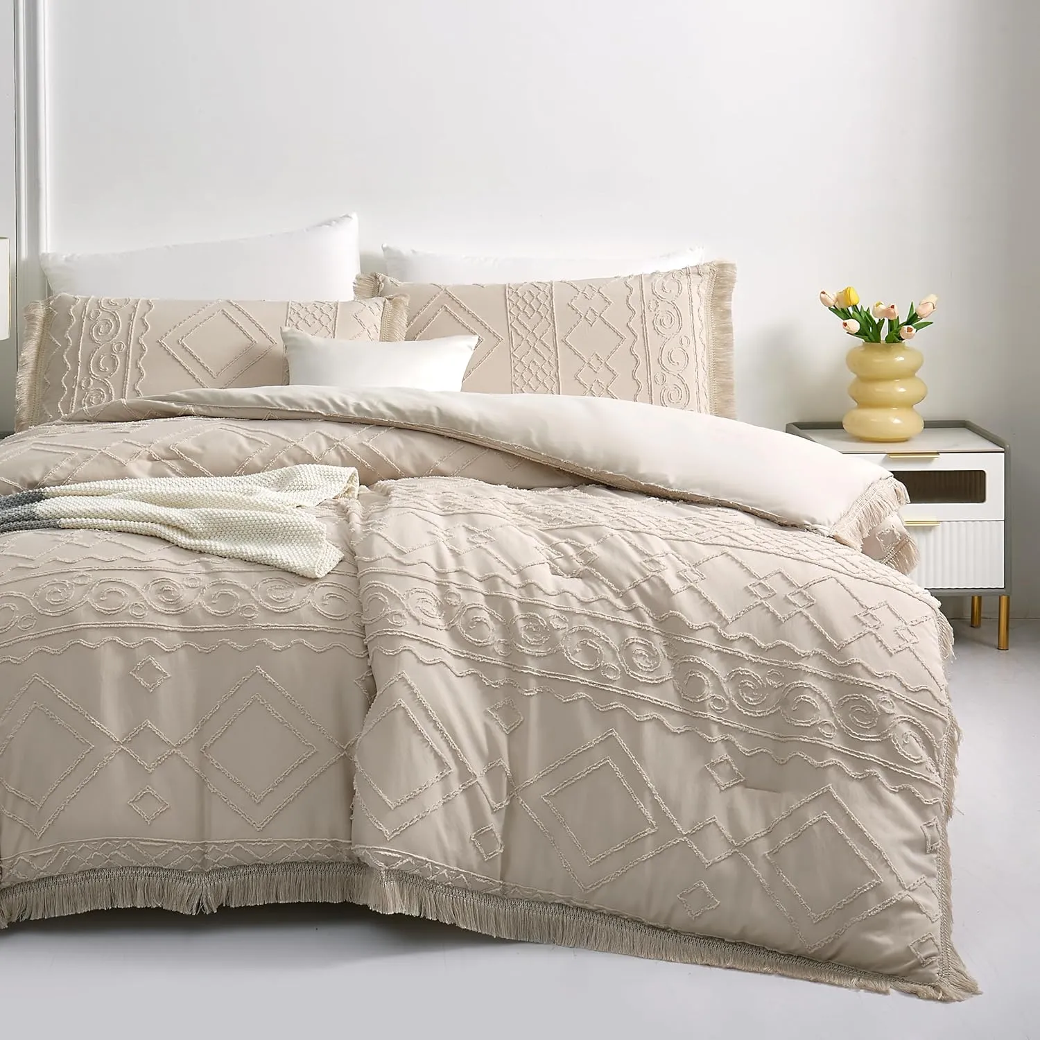 Boho Queen Comforter Set Beige 3 Pieces Tufted Tassel Comforter Set Queen Size Lightweight Queen Size Comforter Sets Shabby Chic Farmhouse Fluffy Beige Comforter Queen Bed Set Gift Choice