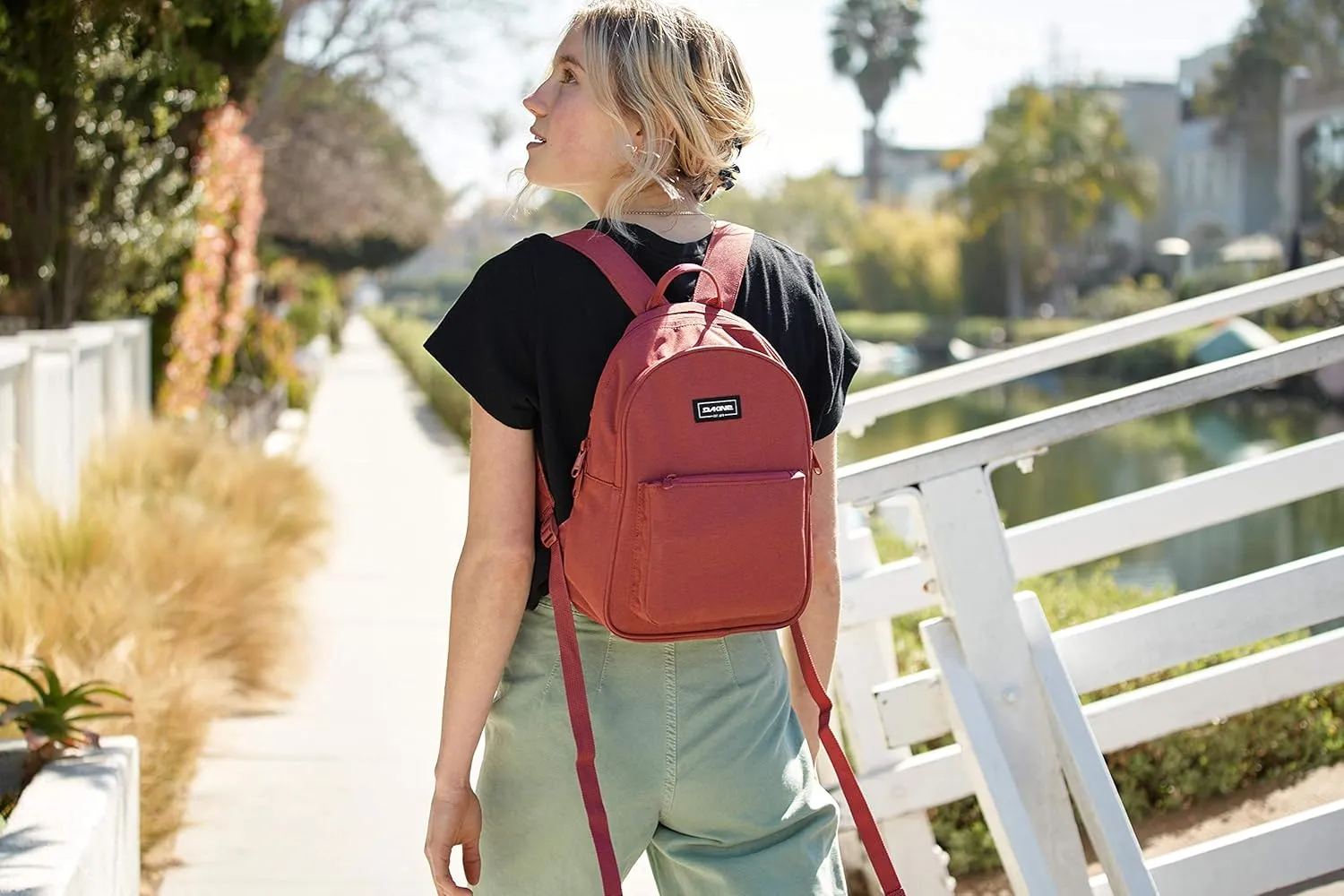 Dakine Unisex Essentials Mini Backpack, 7L