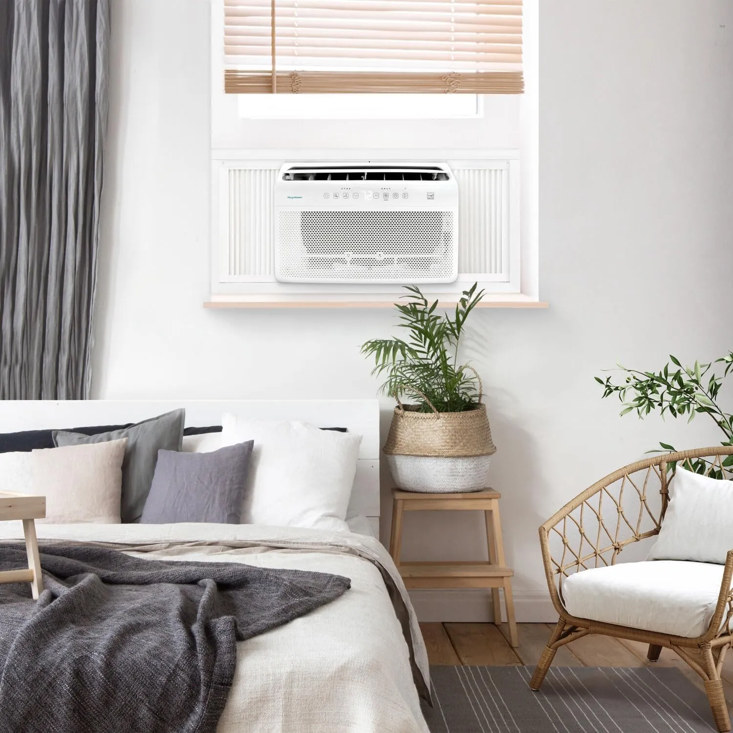 Keystone 8,000 BTU Window Inverter Air Conditioner with Supplemental Heat, 115V, AC for Apartment and Medium Rooms up to 350-Sq. Ft., Quiet, High Efficiency, Energy Star Window AC Unit with Remote