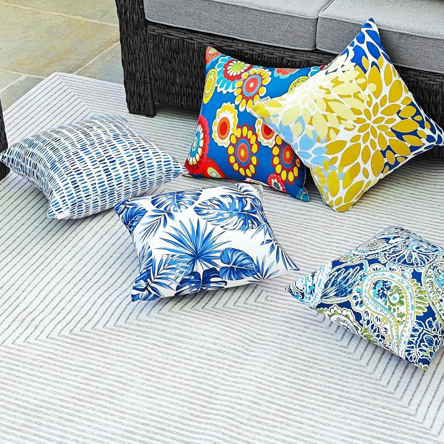 Outdoor/Indoor Throw Pillows, Pack of 2 Waterproof Decorative Throw Pillows with Inserts, 18”x18” Square Pillows for Bed, Couch, Sofa and Patio Furniture