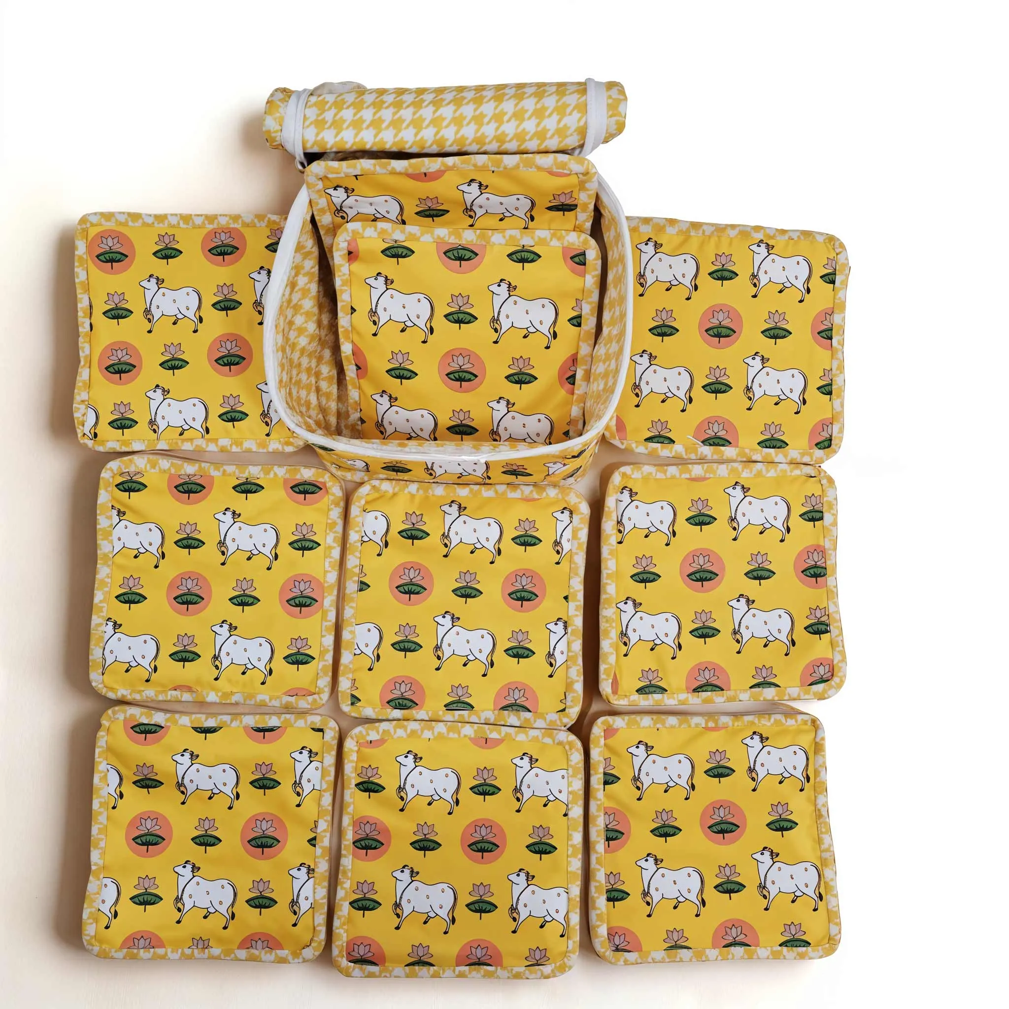 PICHWAI PASTURES PRINT Earring Organizer