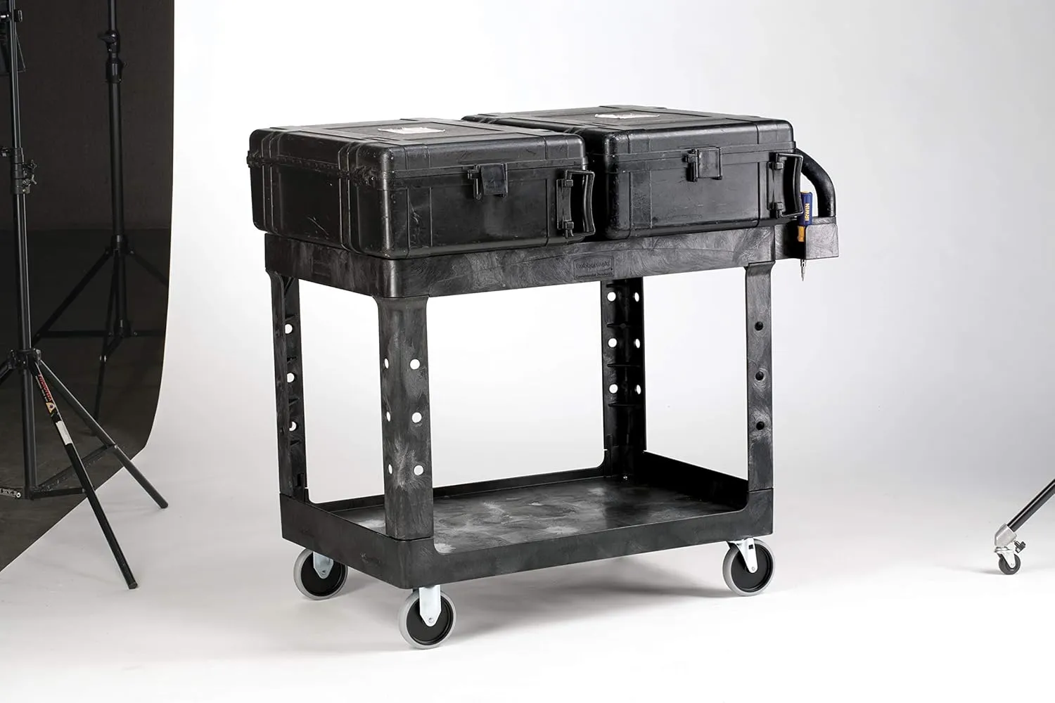 Rubbermaid Commercial Products 2-Shelf Utility/Service Cart, Medium, Flat Shelves, Ergonomic Handle, 500 lbs. Capacity, Ideal for Warehouse/Garage/Cleaning/Manufacturing