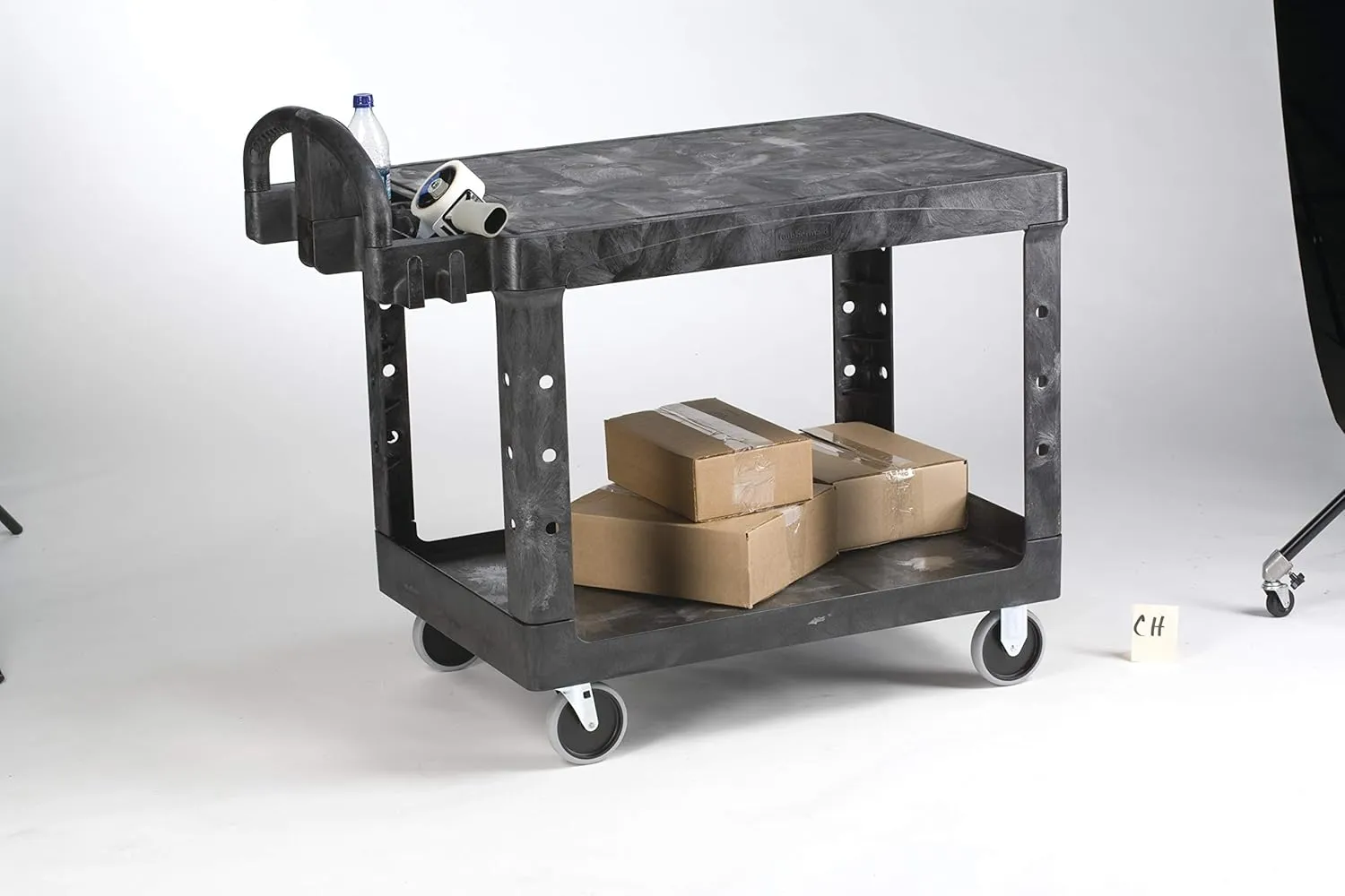 Rubbermaid Commercial Products 2-Shelf Utility/Service Cart, Medium, Flat Shelves, Ergonomic Handle, 500 lbs. Capacity, Ideal for Warehouse/Garage/Cleaning/Manufacturing