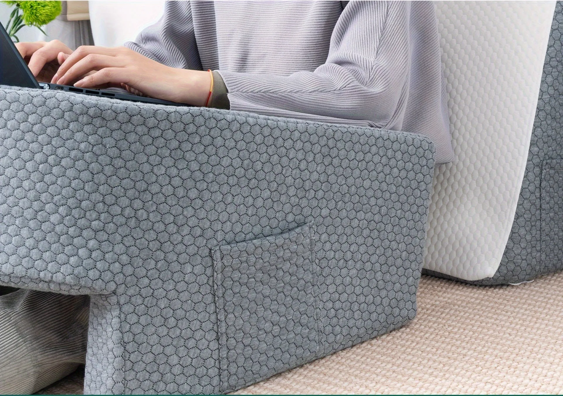 Soft Reading Pillow – Ergonomic Armrest Lap Desk with Washable Cover for Gaming & Relaxing