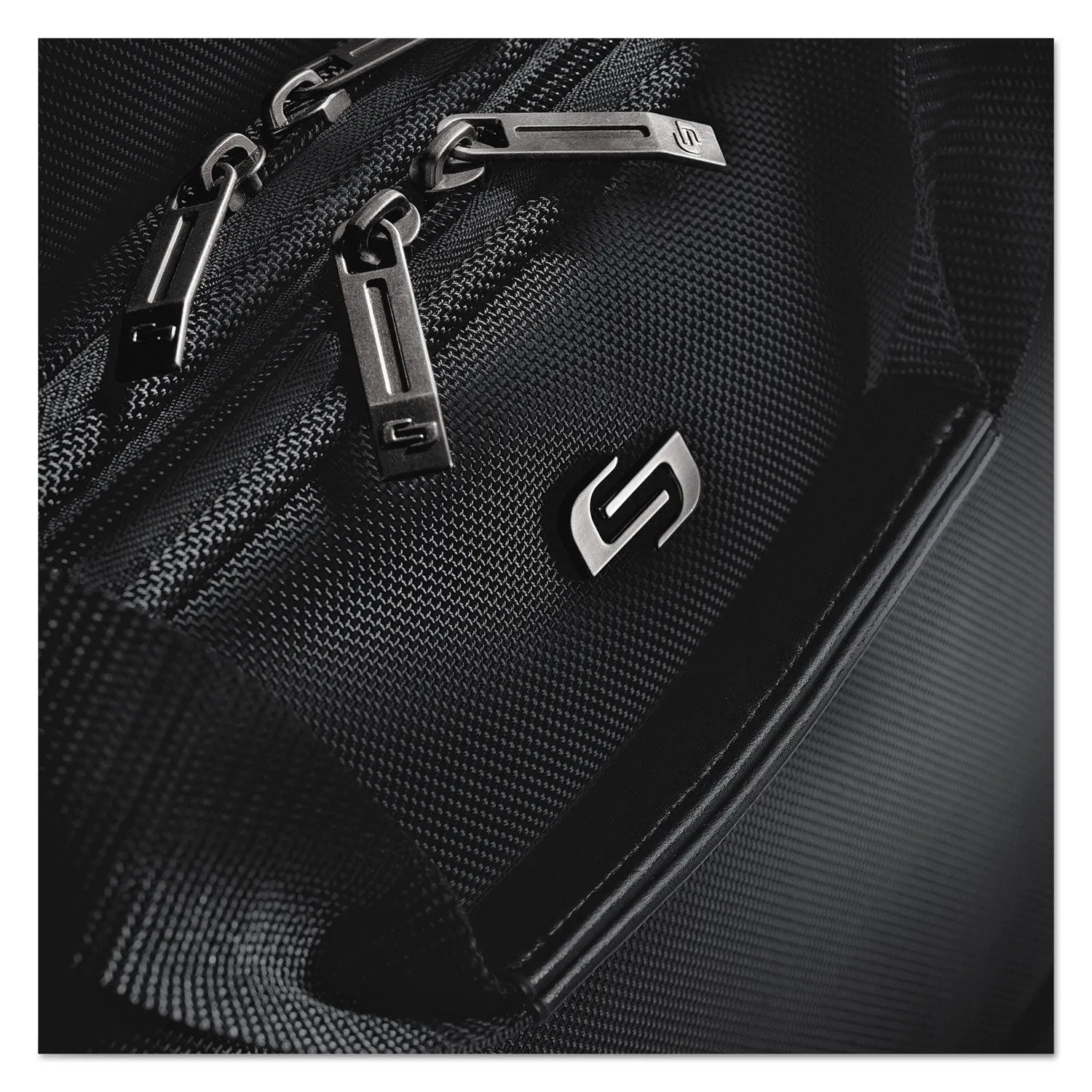 Solo Classic Rolling Case, Fits Devices Up to 17.3", Polyester, 17.5 x 9 x 14, Black