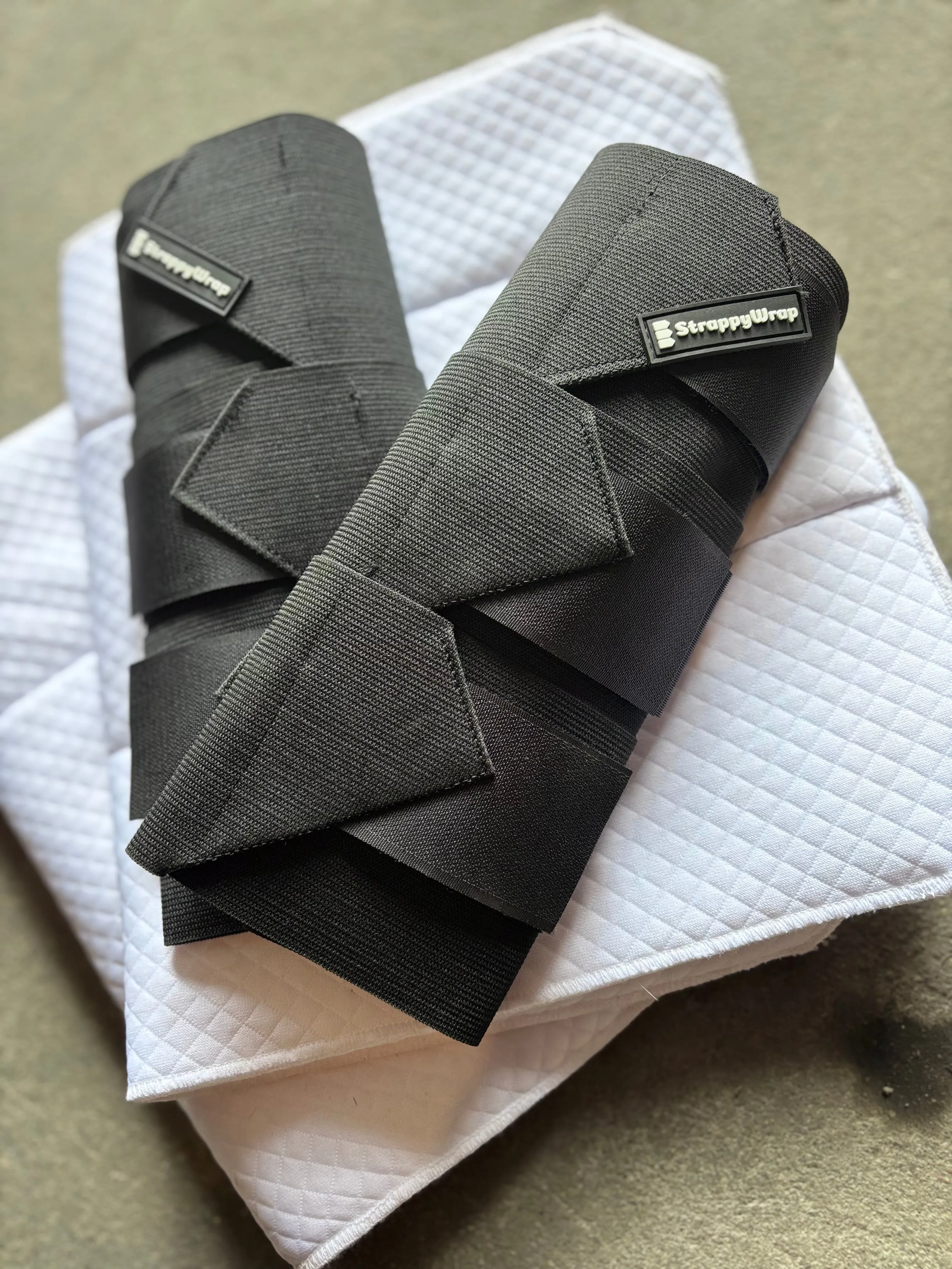 StrappyWrap -  The Ultimate Quick Apply Horse Wraps