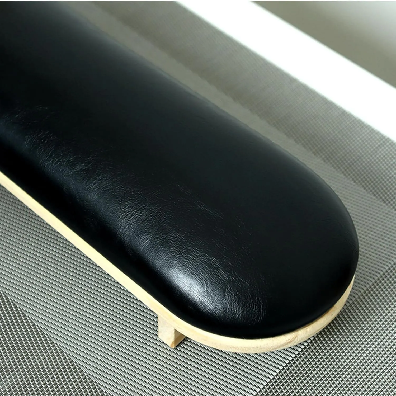 TANG SONG 1 Pcs Sponge Manicure Hand Rest Pillow Wooden Nail Stand Hand Holder Nail Table Manicure Armrest Cushion (Black)