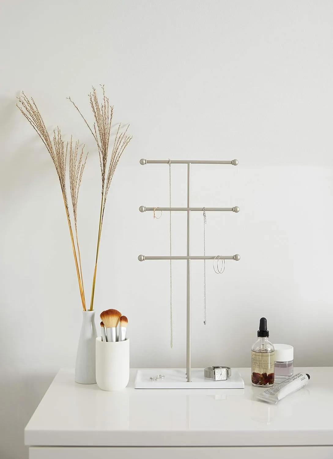 Umbra Trigem Hanging Jewelry Organizer Tiered Tabletop Free Standing Necklace Holder Display, White/Nickel