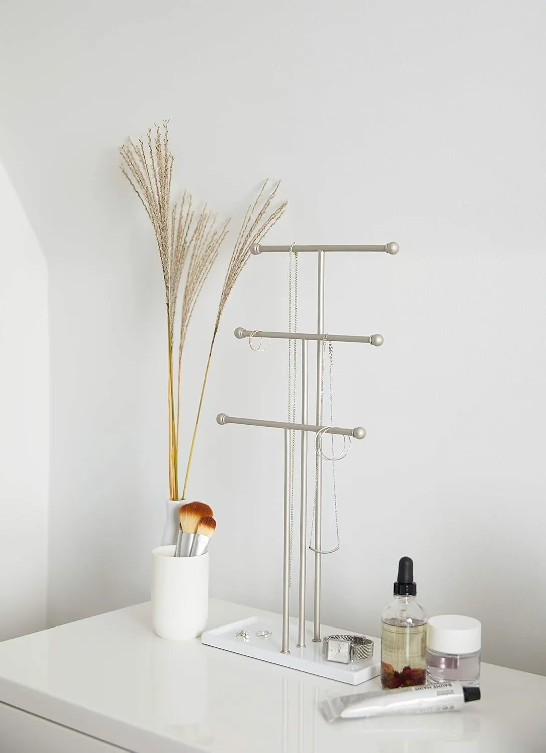 Umbra Trigem Hanging Jewelry Organizer Tiered Tabletop Free Standing Necklace Holder Display, White/Nickel