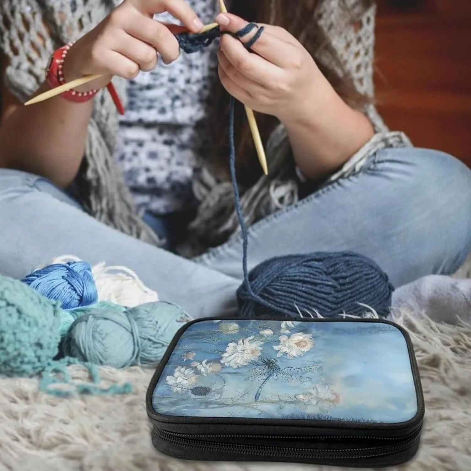 Vanideaoty Dragonfly Daisy Crochet Hook Case Breathable Crochet Organizers with Web Pockets Knitting Needle Case for Swing Crochet Hooks, Lighted Hooks, Needles and Accessories